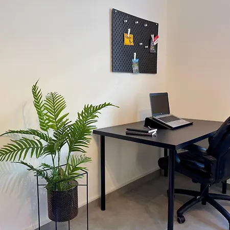 Zwischen Uni Und Koenigsplatz * كاسيل