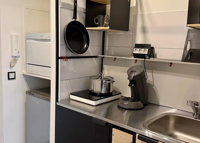 Zwischen Uni Und Koenigsplatz *